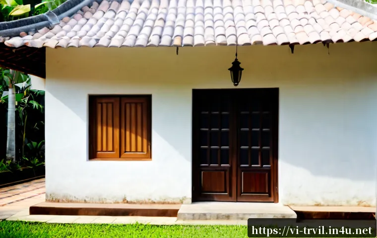 전통주택의 외부 마감 - Photorealistic exterior of a traditional Vietnamese countryside house, showing durable limewashed pl...